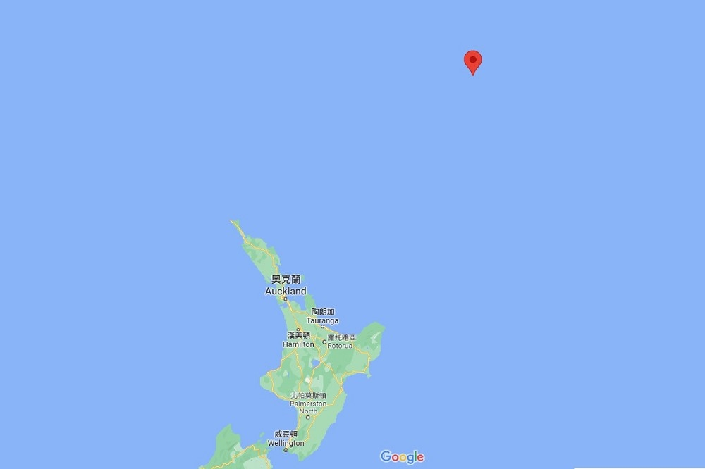 地震位置距離紐西蘭北島距離甚遠，但USGS發布海嘯警報。（取自Google地圖）