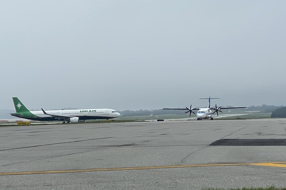 金門機場今天受濃霧影響，許多航班遭到取消。（取自金門航空站 Kinmen Airport臉書）