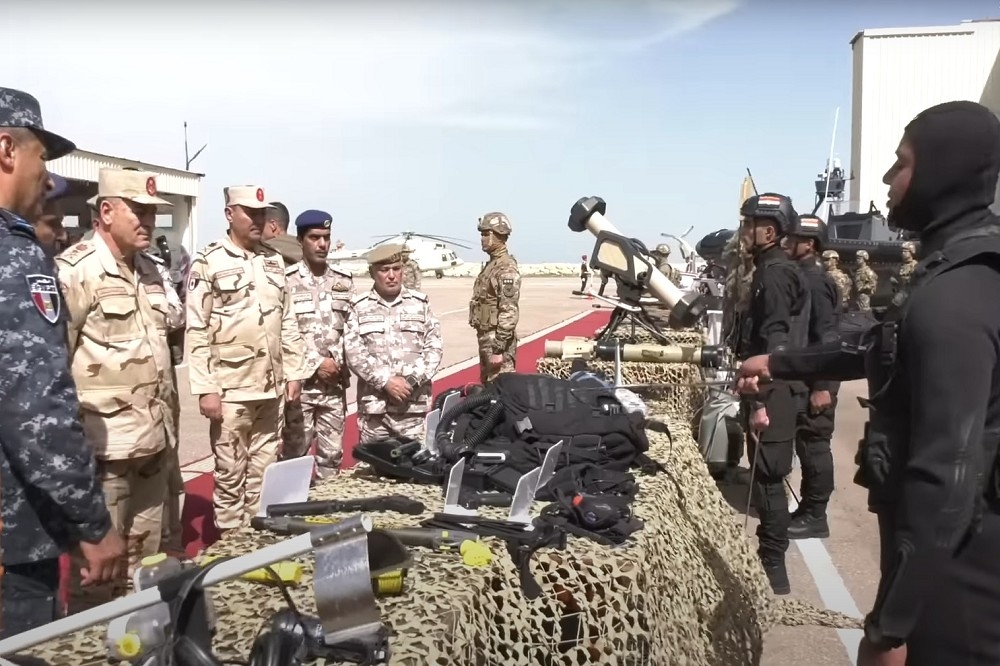 埃及軍方首度公開展示向法國採購的Akeron MP反戰車飛彈。（截自埃及國防部影片）