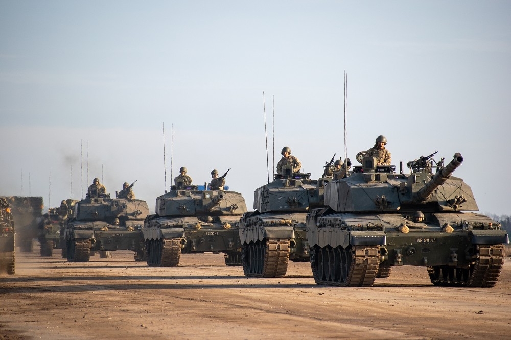 英國除向烏克蘭提供「挑戰者2型」主力戰車之外，還將軍援貧鈾穿甲彈。（取自英國國防部網站）