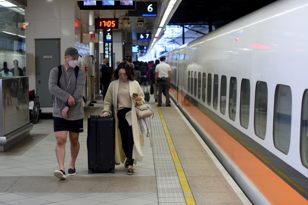 高鐵表示，自4月28日至5月2日規劃為期5天勞動節疏運，屆時將加開44班次列車。（資料照片／張哲偉攝）