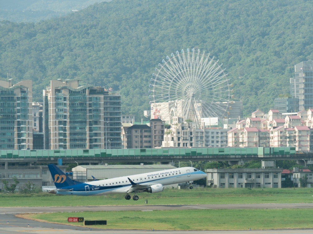 針對清明連假，民航局表示，國內航線已陸續加開三波加班機。（資料照片／李昆翰攝）