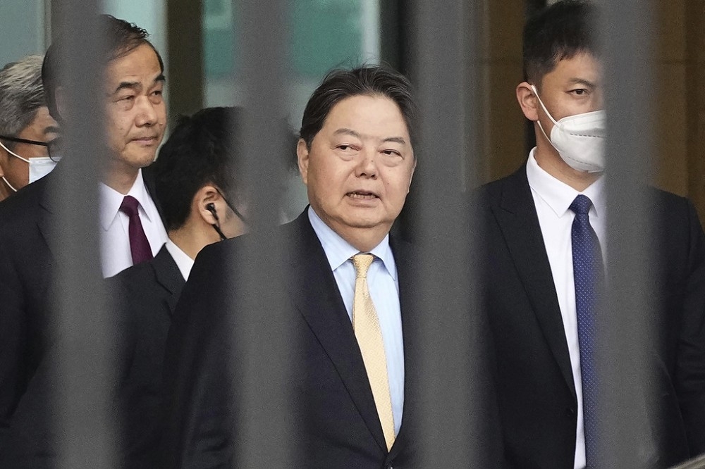 日本外務大臣林芳正1日抵達北京，將首度會晤中國外長秦剛，進行會談。（美聯社）