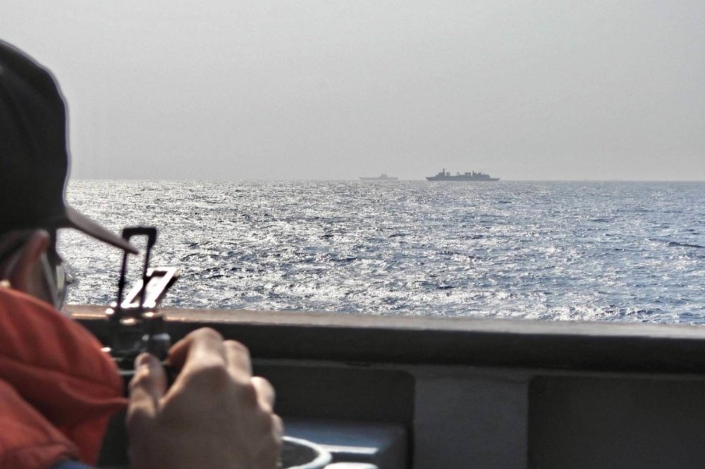 中共海軍山東號航艦編隊已穿越巴士海峽，展開首次西太平洋航訓，國軍運用海、空兵力，嚴密掌握山東號航艦编隊動態。（國防部提供）