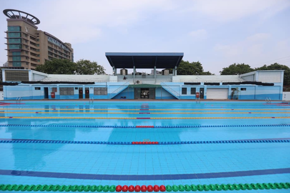 高雄市水利局宣布，20日起停止開放7座公立游泳池，另將積極開發多元水資源，供工業與民生使用。（高雄市政府運動發展局提供）
