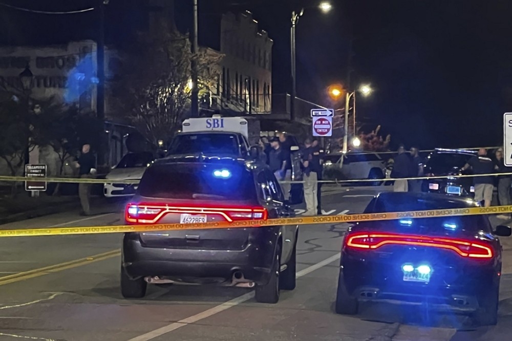 美國阿拉巴馬州達德維爾鎮一場生日派對15日晚間又傳槍響，多人中槍受傷。（美聯社）