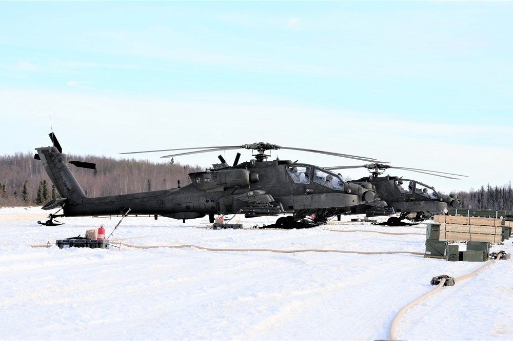 阿拉斯加州溫賴特堡基地，包括此次失事的「阿帕契」在內，共有4種直升機在當地進行訓練。（取自DVIDS）