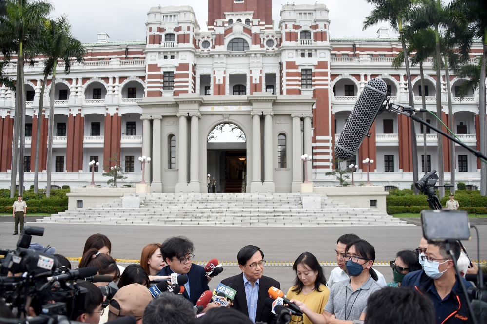 陳水扁今天下午向總統府提出請願。（張哲偉攝）