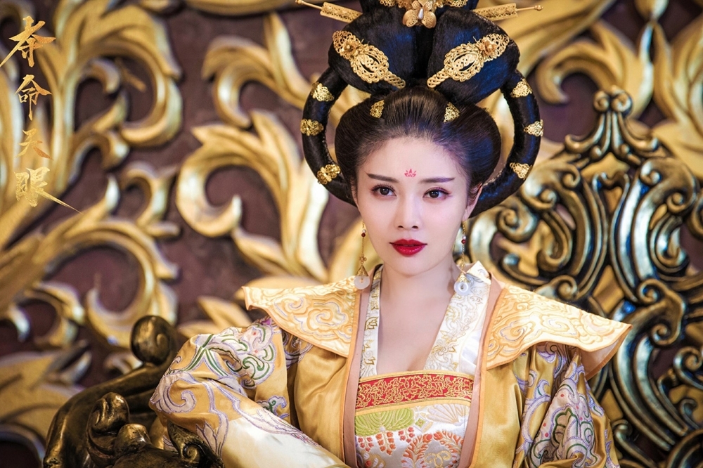 中國女星徐冬冬在電影《狄仁傑之奪命天眼》裡飾演武則天（圖片取自網路）