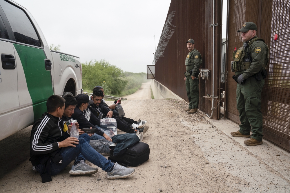 美國及墨西哥邊界的中國非法移民人數急速攀升。（美聯社）
