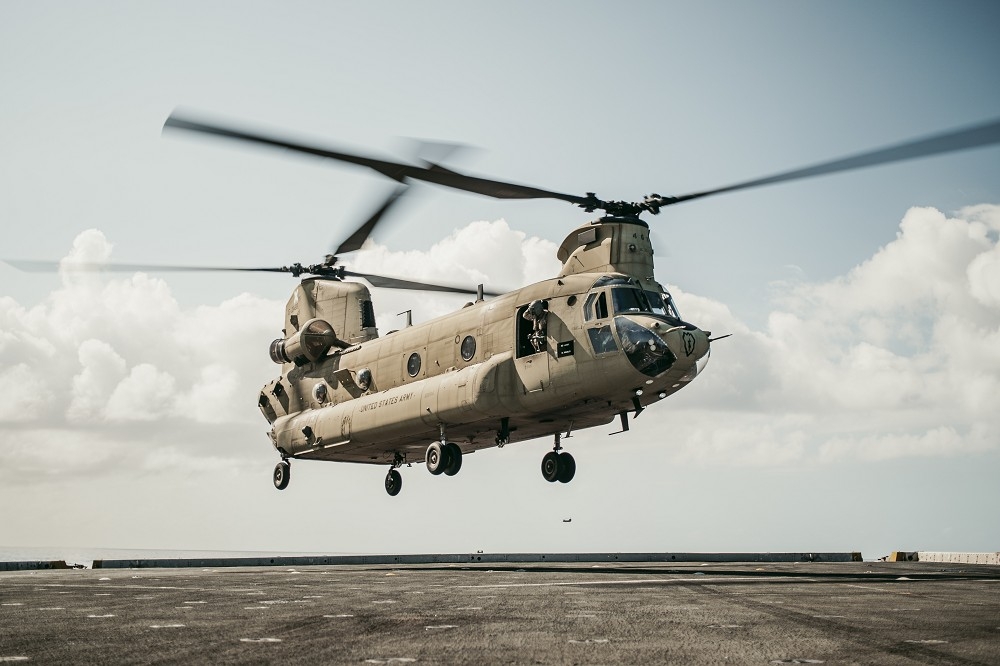 五角大廈批准向德國出售CH-47F直升機購案，圖為美國陸軍同型機種。（取自DVIDS網站）