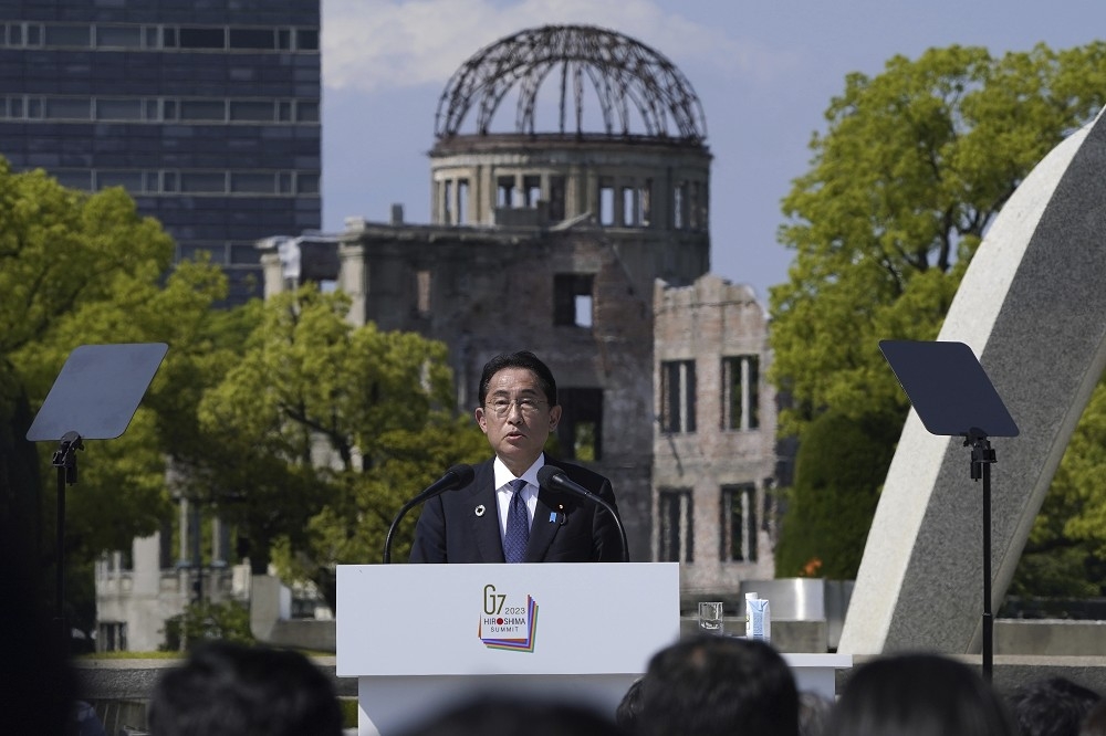 日本首相岸田文雄在閉幕記者會中表示，G7領袖再次確認台灣海峽和平穩定的重要性。（美聯社）