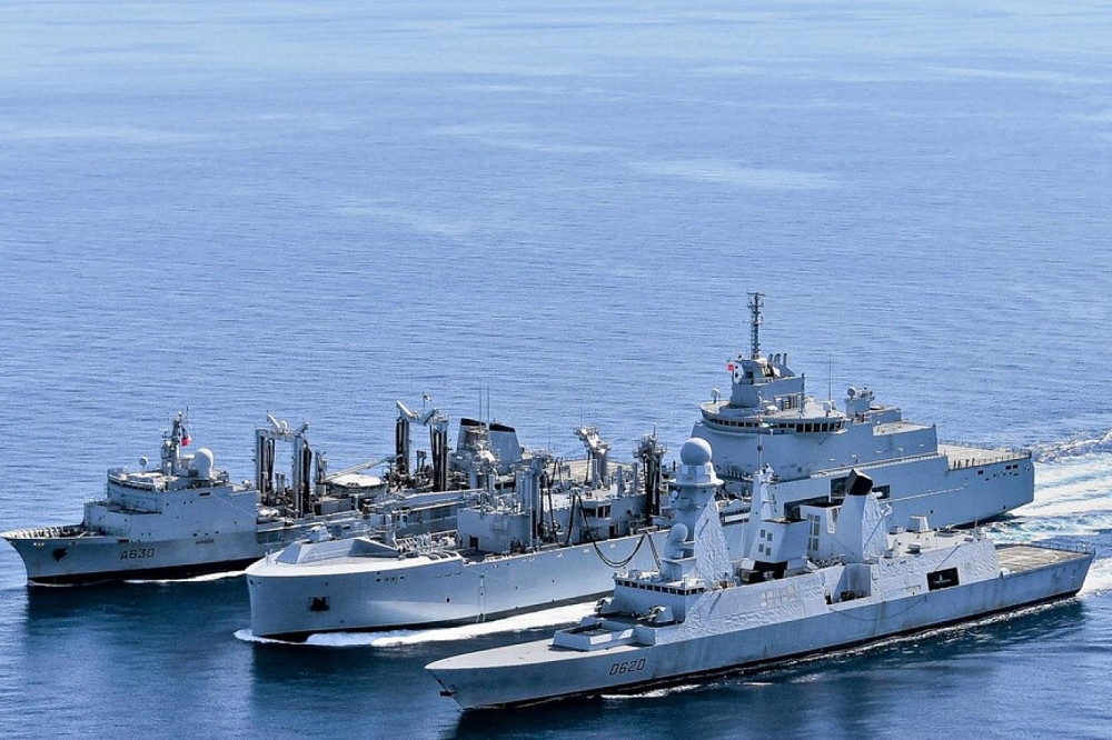 「雅克．謝瓦利埃號」的「三艦」海上補給測試相當成功，後續還有3艘補給艦將陸續完工服役。（取自法國海軍）