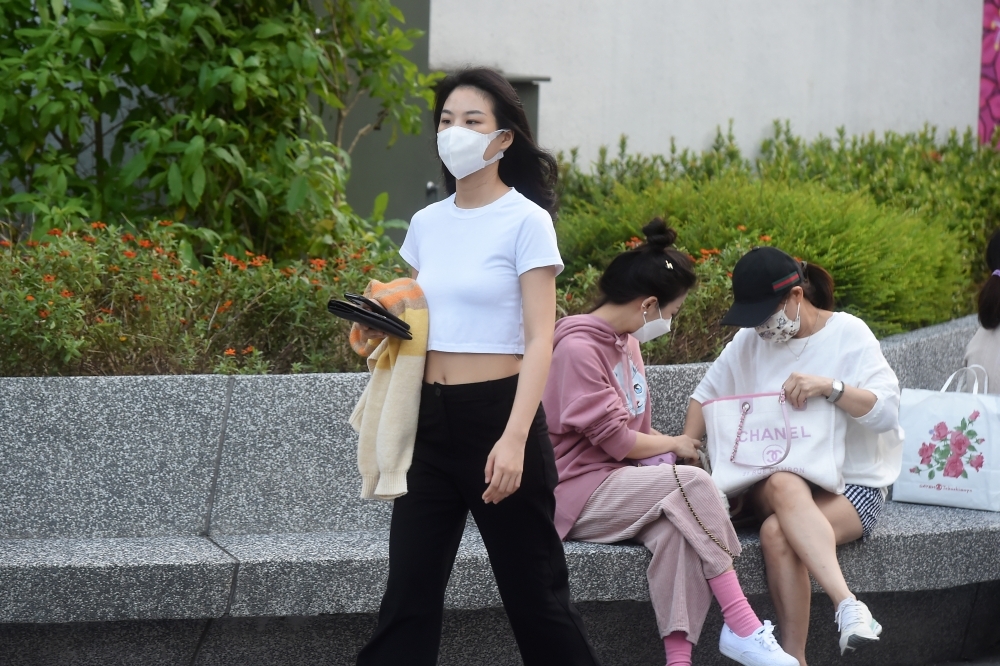 瑪娃颱風明天（2日）遠離台灣，各地雨勢趨緩，周六至下周三各地為多雲到晴。（資料照片／張哲偉攝）