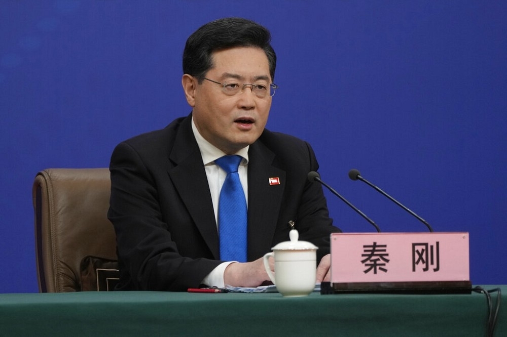 中國外交部宣布，外長秦剛14日與美國國務卿互通電話。（美聯社）