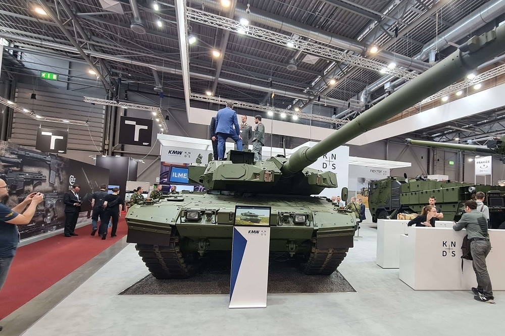 近期在捷克布爾諾防展期間，展出的豹2A8主戰車。（取自推特）