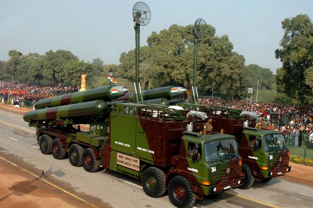 印度將出售越南布拉莫斯反艦飛彈，藉以協助越南維護南海主權，提升陸地反艦作戰能力的意圖非常明顯。（維基百科）