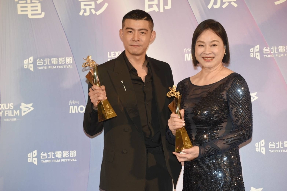 王柏傑（左）、陸小芬以精湛演技奪得台北電影獎新科影帝影后的頭銜。（楊約翰攝影）