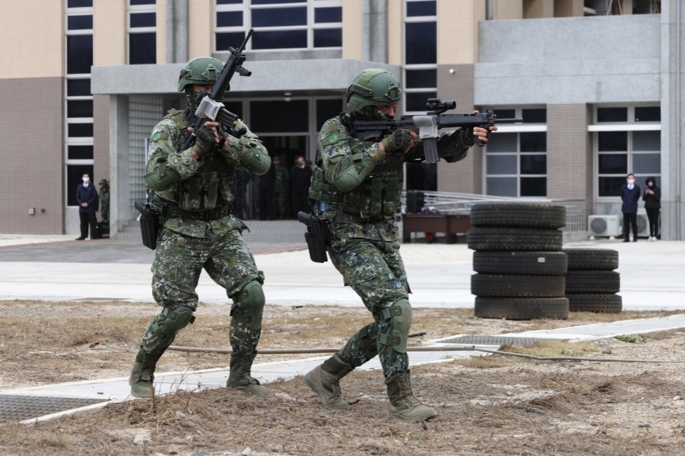 國防部表示，單兵防護裝備所使用的抗彈板，符合國際主流Ⅲ級抗彈板。（資料照片／陳愷巨攝）