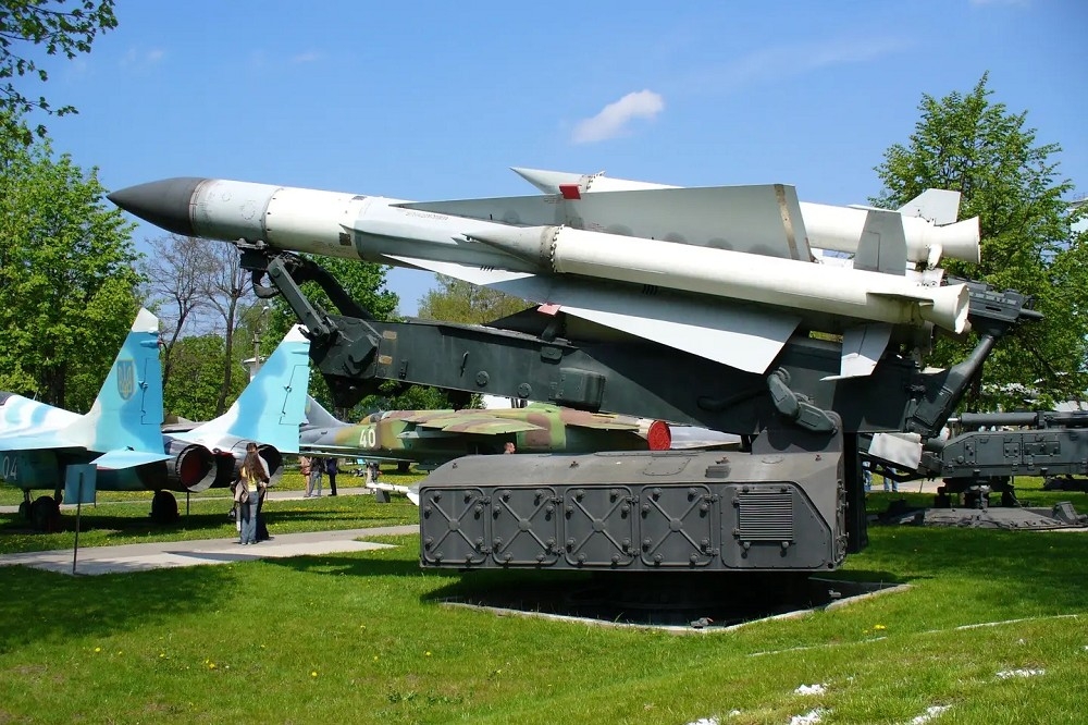 烏軍可能使用早已退役的S-200防空飛彈系統攻擊俄羅斯的地面目標。圖為S-200發射器。（取自維基共享資源）