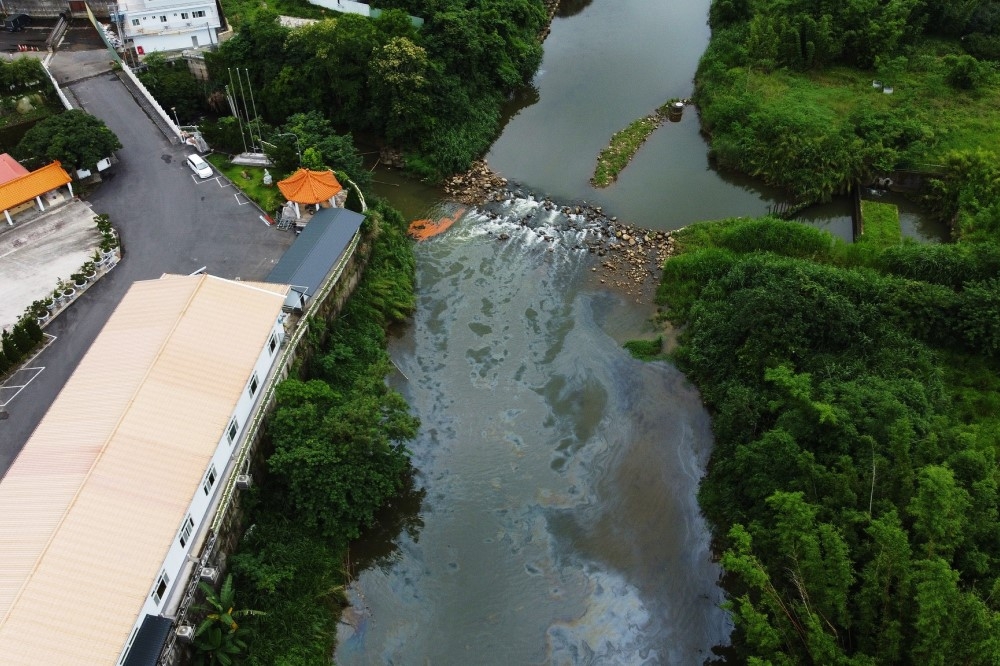 新竹縣關西鎮爆發嚴重水汙染事件。（取自關西鎮鄉土文化協會臉書粉絲專頁）