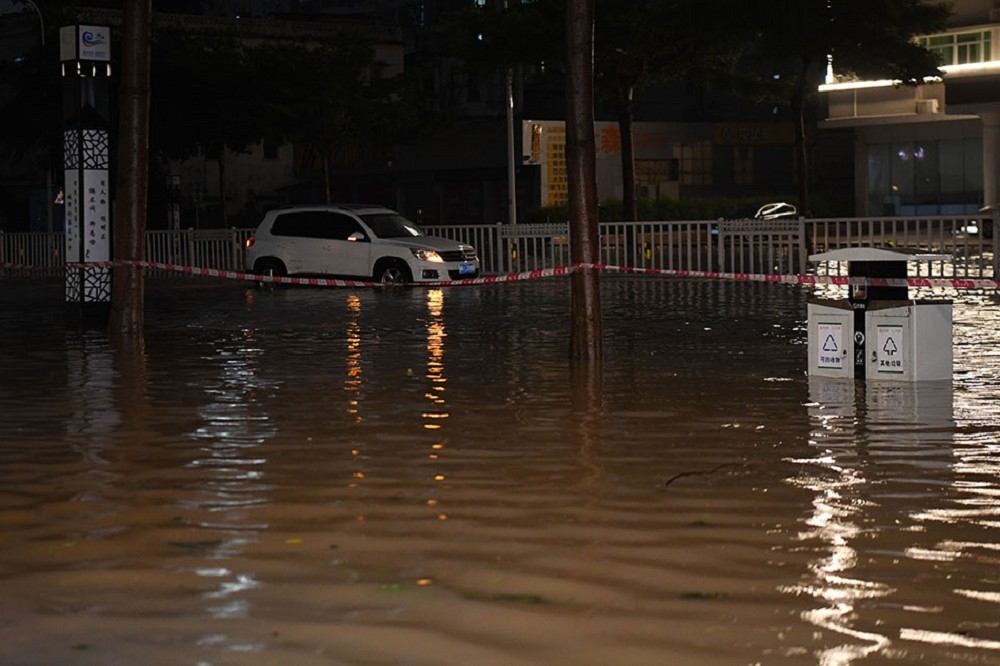 泰利颱風登陸廣東與海南島，帶來強風豪雨，造成許多地方積水未退、滿目瘡痍。（取自網路）