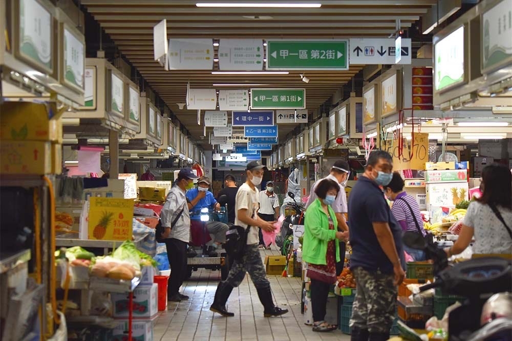 食藥署今天公布最新醃漬蔬菜抽驗稽查結果，尤以台北市違規件數最多，光是環南市場就佔了一半。（資料照片／蔣銀珊攝）