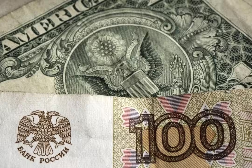 為遏止盧布持續走弱，俄羅斯央行宣佈加息350個基點，將基準利率從8.5%上調至12%，但有沒有用很難說。（美聯社）