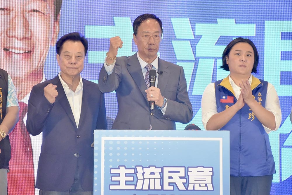 對於徐耀昌宣布退出國民黨，郭台銘表示很訝異，認為他對國民黨是「愛之深責之切」。（張哲偉攝）