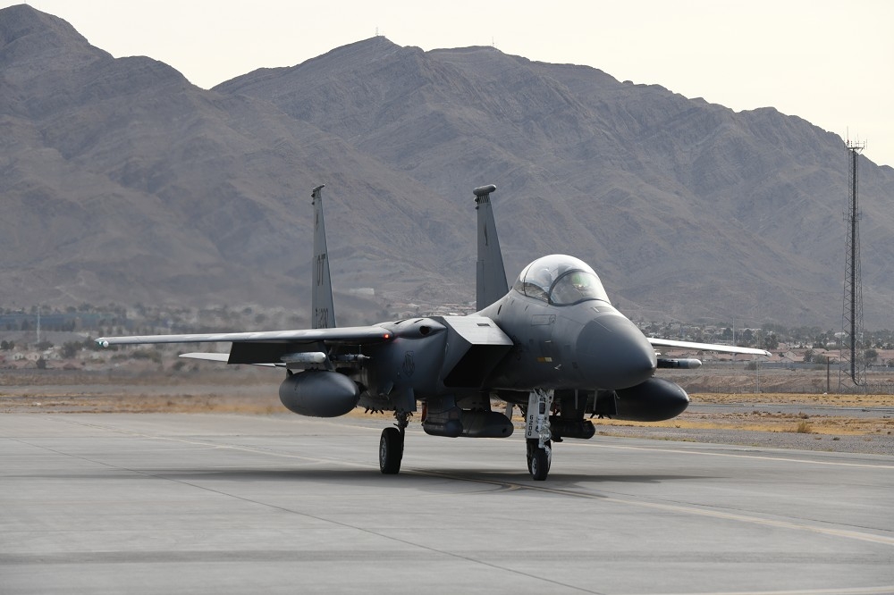 美方宣布對日出售AGM-158B/B-2巡弋飛彈，主要將由F-15J戰機掛載。圖為2021年美軍F-15E在奈利斯空軍基地進行試射。（取自DVIDS）

