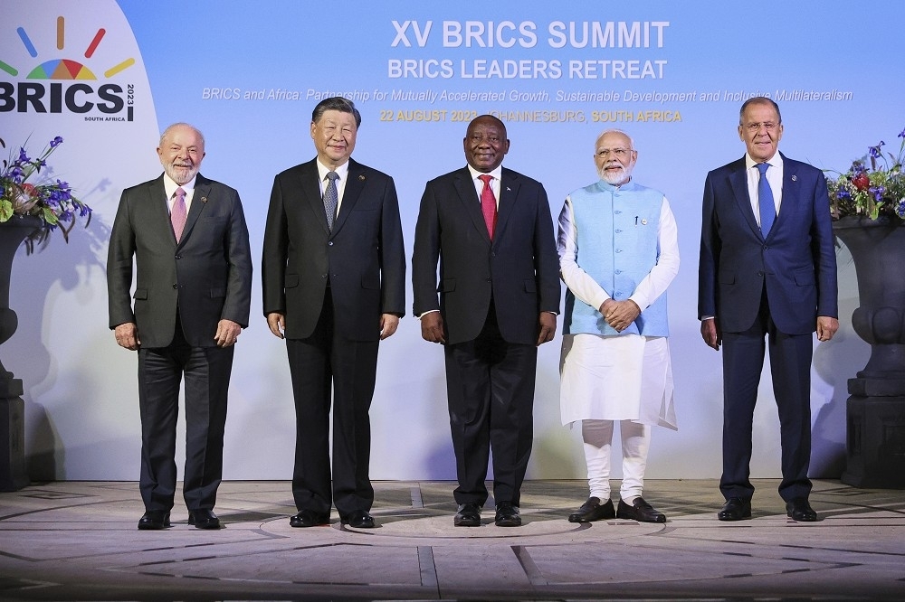 南非總統拉瑪佛沙（Matamela Cyril Ramaphosa）接待中國國家主席習近平、印度總理莫迪（Narendra Modi）、巴西總統魯拉（Luiz Inacio Lula da Silva）以及俄羅斯外長。（美聯社）