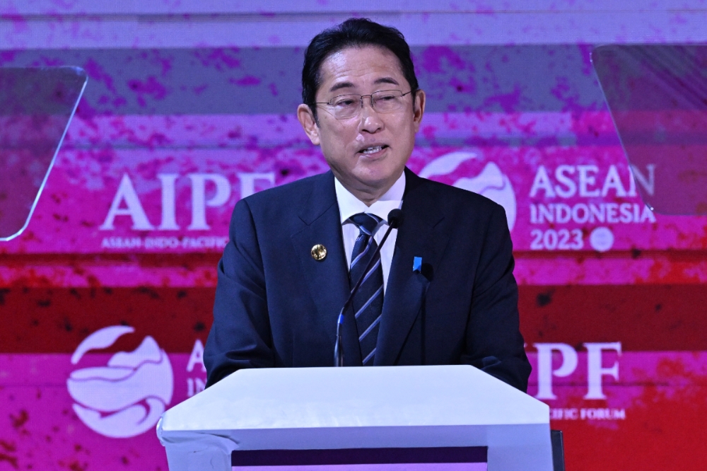 日本首相岸田文雄出席日本與東協（ASEAN）領袖峰會，再度公開表達支持台海和平穩定的堅定立場。（美聯社）