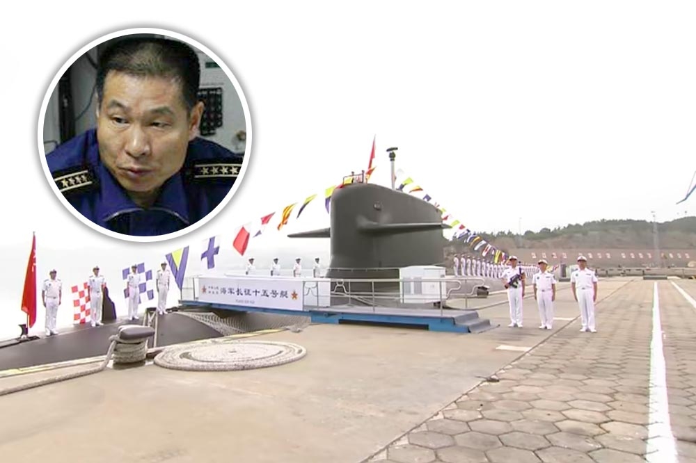 中國傳出「長征15號艇」（見圖）8月20日演練發生爆炸意外，外界關注北部戰區海軍司令員王大忠是否因此受懲罰。（合成畫面／取自央視、微博）