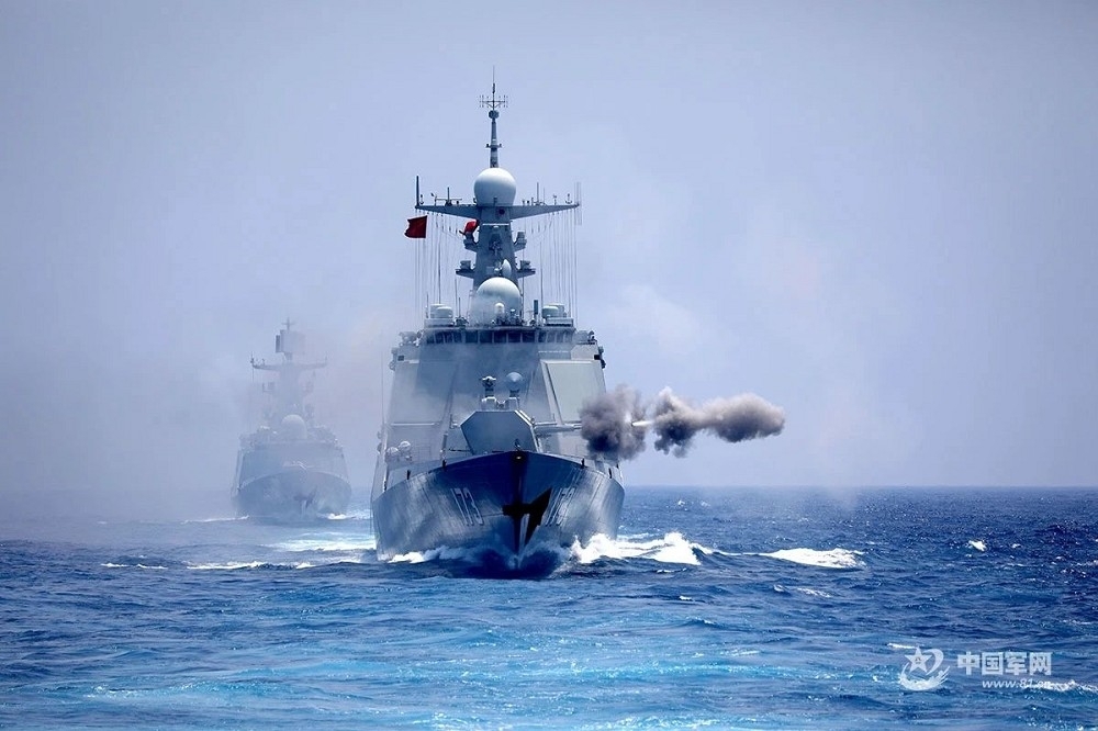 美国国防部官员认为，如果开战，中国不会对台湾实施封锁。图为「长沙号」驱逐舰进行舰砲射击训练。（取自中国军网）(photo:UpMedia)