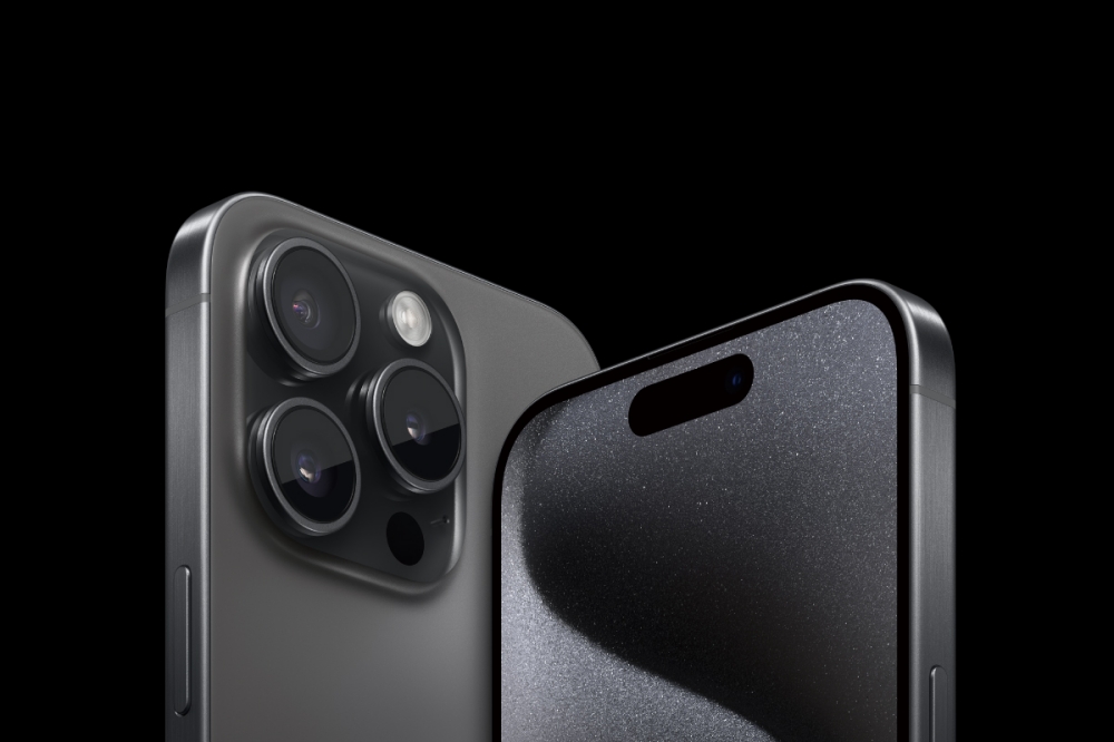 燦坤線上預購王是 iPhone 15 Pro 原色鈦金屬（燦坤提供）