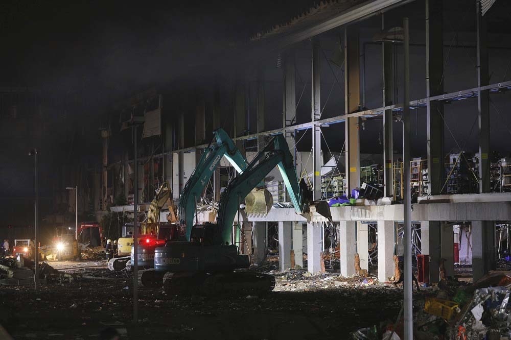 明揚國際屏東廠22日傍晚爆炸起火，已知至少9人死亡、98人輕重傷，及1人失蹤。（讀者提供）
