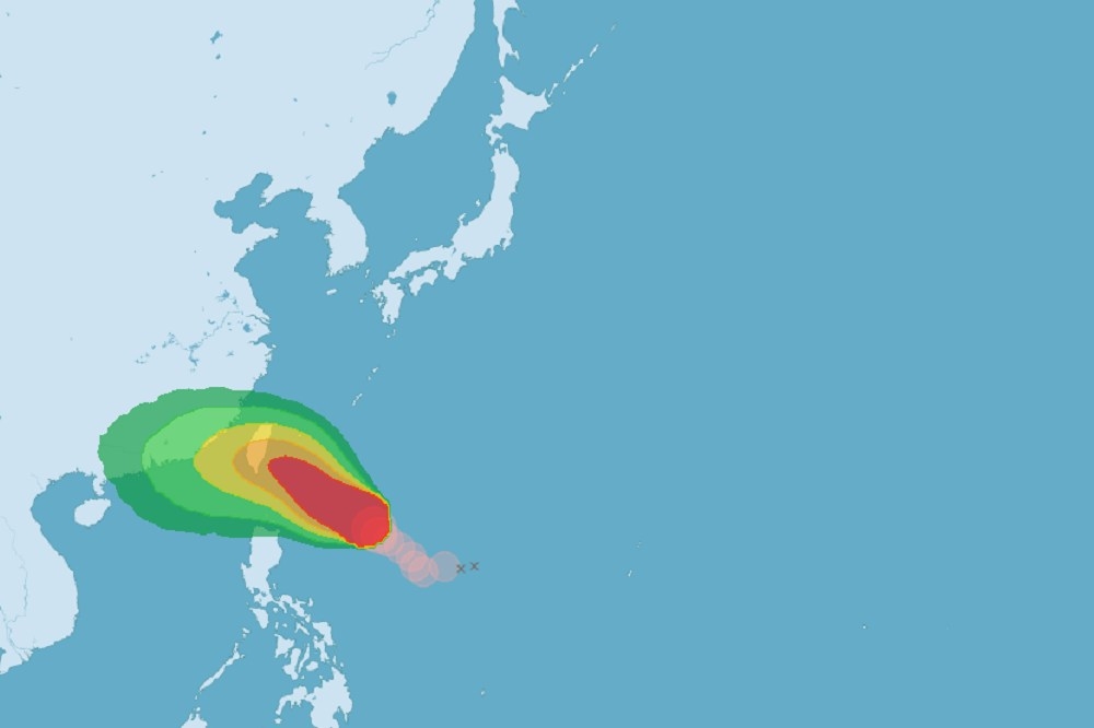 中颱小犬撲台機率大增，預測最快明天將發佈陸警。（取自中央氣象局官網）