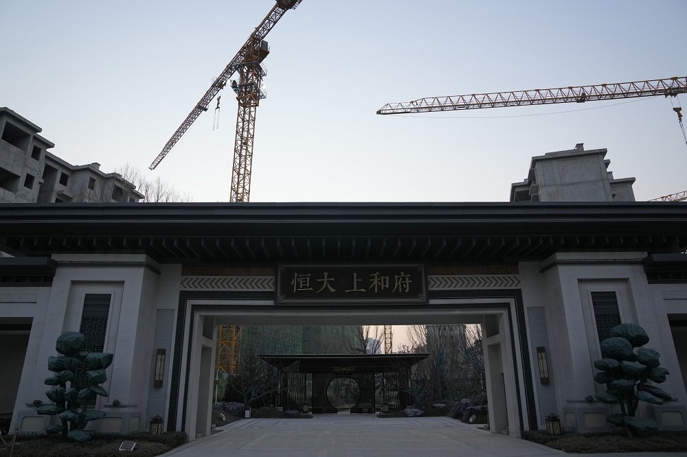 恆大破產機率上升，許多未完工項目有爛尾之虞。圖為恆大在北京的一處建案。（資料照片／美聯社）