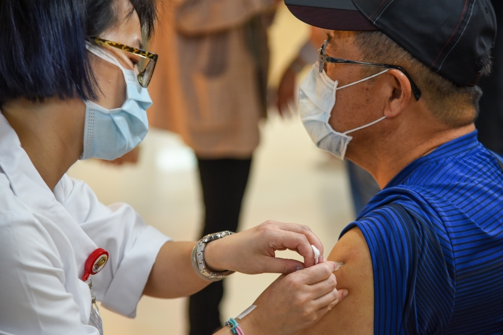 蔣萬安表示，會添購「非高端」疫苗供台北市民眾選擇施打。（資料照片／蔣銀珊攝）