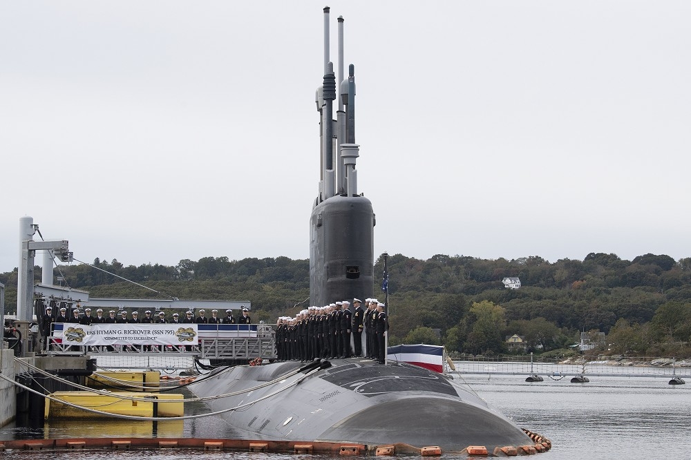 美國海軍最新一艘維吉尼亞級潛艦「李高佛號」，日前舉行成軍儀式，但該艦交付的延遲，對AUKUS造艦計畫構成不確定的因素。（取自DVIDS網站）