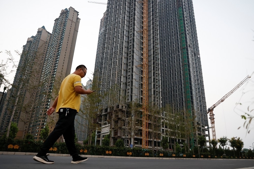 自中國房地產開發商債務危機以來，中國政府已於2020年推出金融機構控管房地產開發商風險的三道防線。（美聯社）