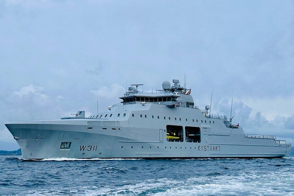 挪威海岸防衛隊最新「比約爾諾亞號」巡邏艦，日前舉行交付命名儀式。（取自挪威國防部網站）