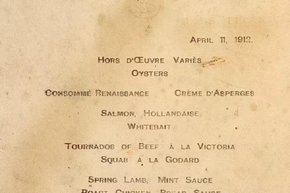 目前全世界已知只有1張鐵達尼號1912年4月14日的頭等艙晚餐菜單。（取自奧德瑞吉父子拍賣行官網）