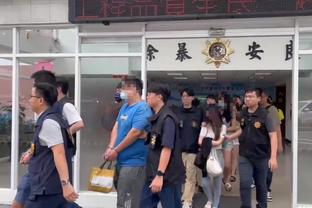 徐男經營博弈網站「玖天娛樂城」，警方逮補42人依法送辦。（翻攝畫面）