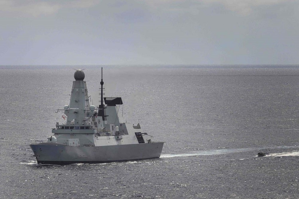 英軍「不屈號」驅逐艦，在加勒比海區域與美方共同打擊犯罪。（取自英國皇家海軍網站）