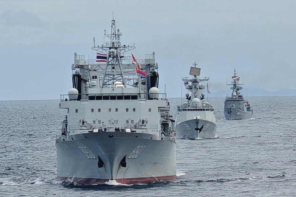 外界愈發關注中國與東南亞的軍事關係。圖為今年9月中國與泰國海軍舉行「藍色突擊-2023」聯合軍演。（取自中國國防部官網）