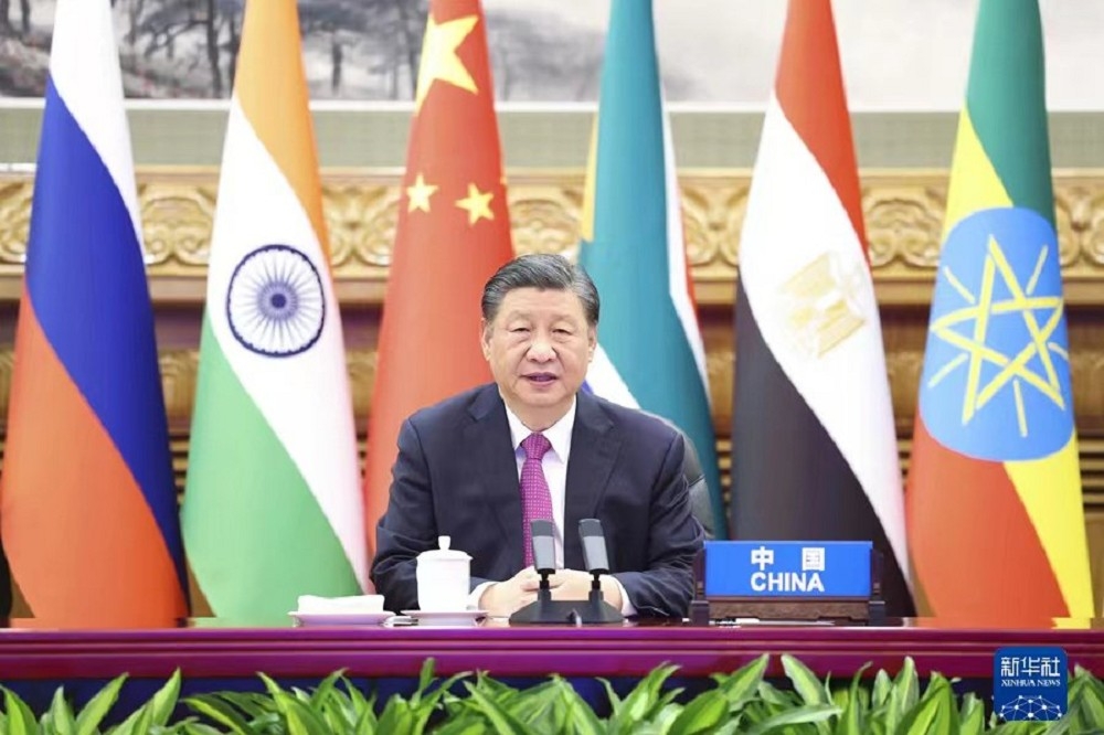 中國國家主席習近平21日出席針對以巴衝突問題的金磚特別峰會。（取自@xiofile1）