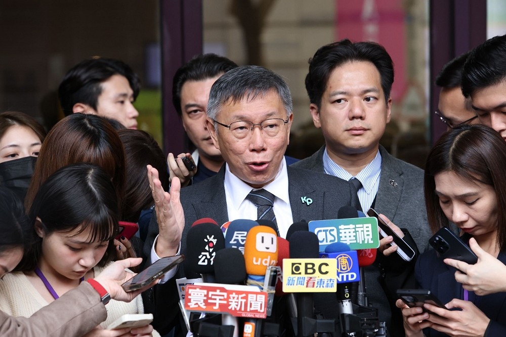 對於2億美元疑雲，民進黨團幹事長劉世芳今表示，因此案牽涉威脅利誘及《選罷法》，呼籲柯文哲說出來，讓大家幫他討公道。（陳愷巨攝）
