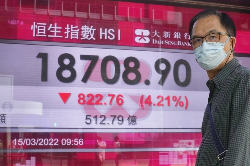 從股市是經濟橱窗的概念出發，香港逐漸被內地化之後，港台之間優勝劣敗已非常明顯。（美聯社）