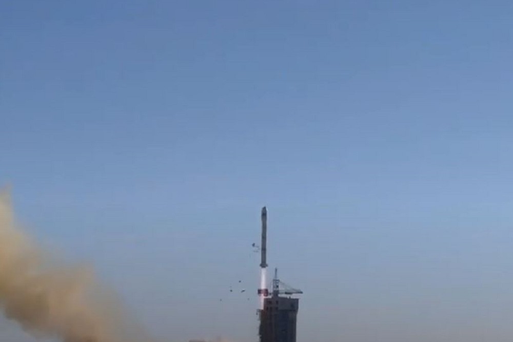 中國今天上午又執行某型運載火箭搭載衛星發射任務。（資料照片／取自CCTV直播）